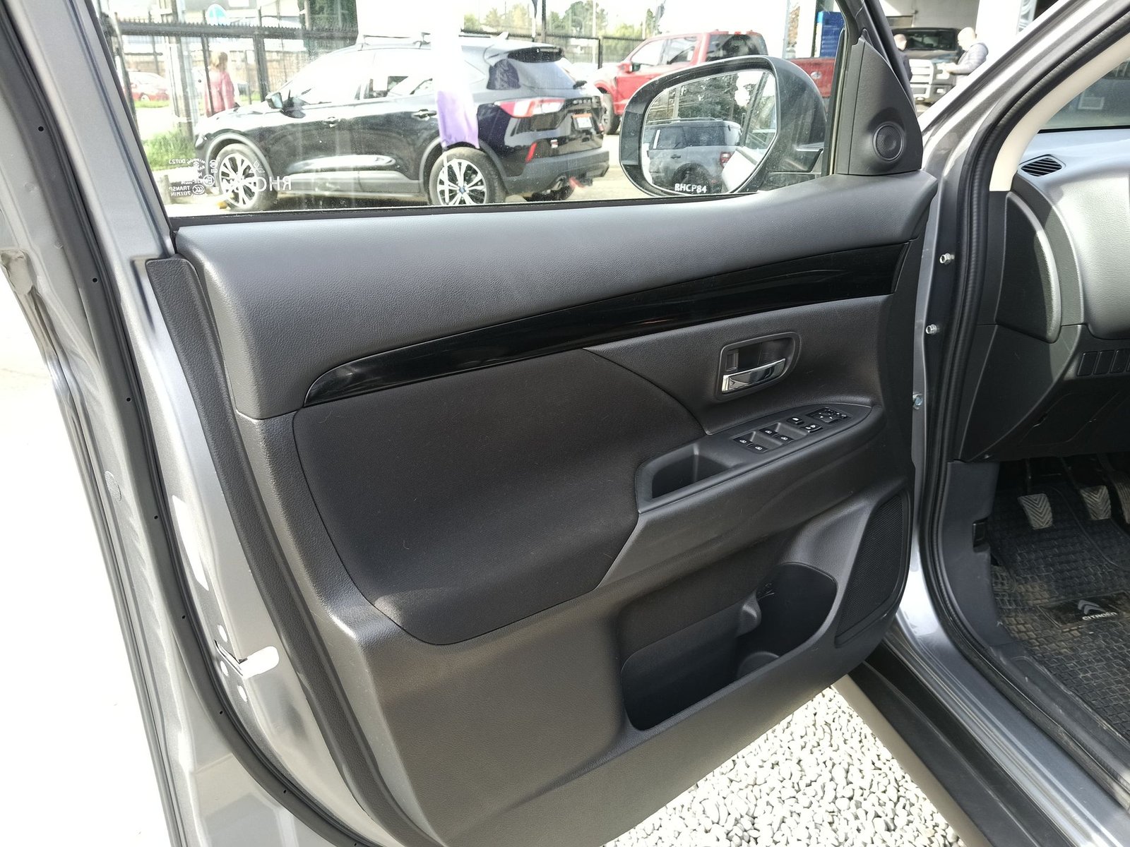 Mitsubishi OUTLANDER 2022 - Imagen 18 de 20