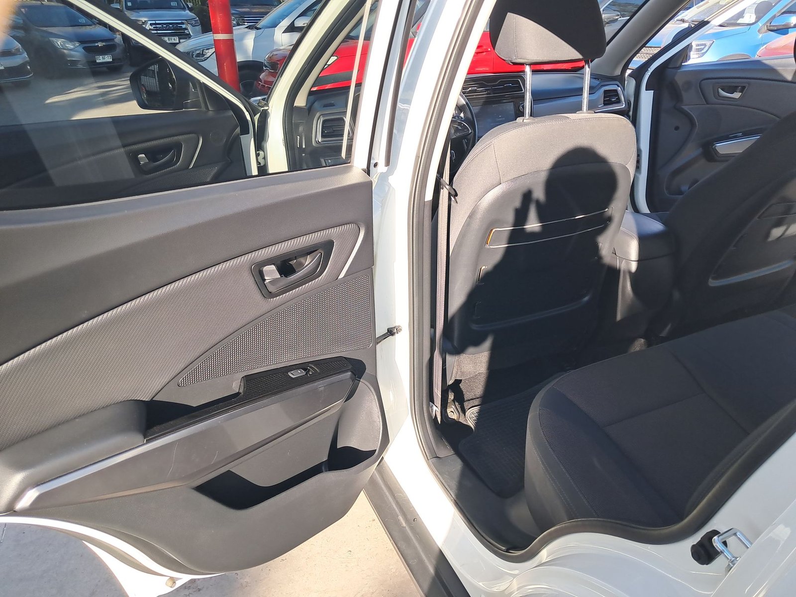 Ssangyong TIVOLI GLX 1.6 2023 - Imagen 14 de 20