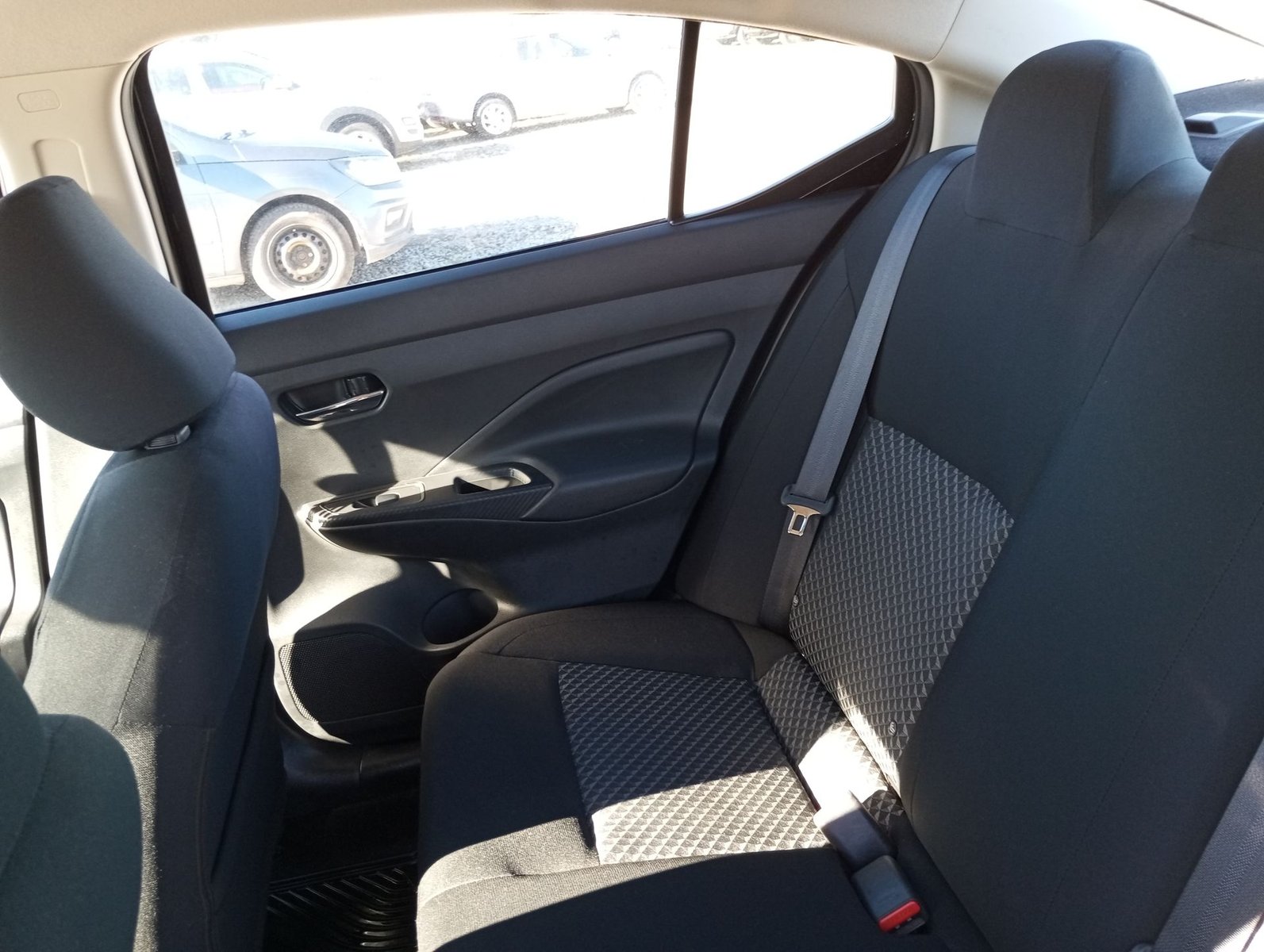 Nissan VERSA MT 1.6 2023 - Imagen 10 de 20