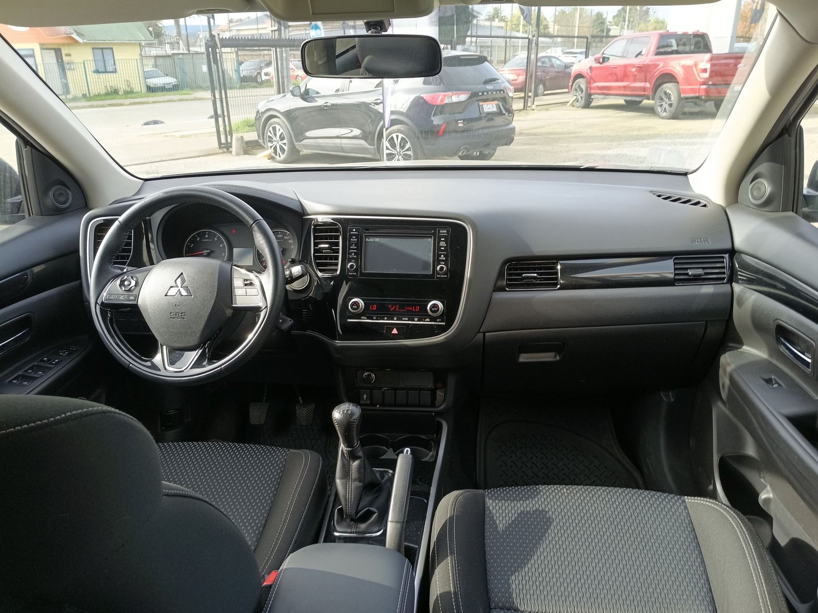 Mitsubishi OUTLANDER 2022 - Imagen 10 de 20