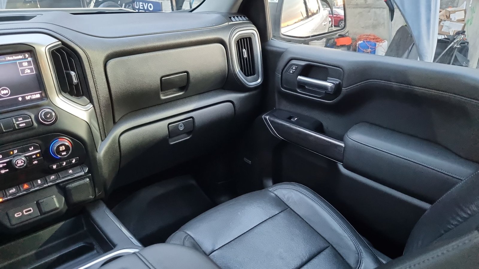 Chevrolet SILVERADO DCAB LTZ 5.3 AUT 2019 - Imagen 11 de 15