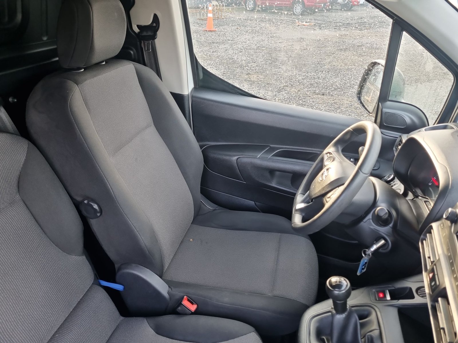 Opel COMBO HDI 92 L1 5P 1.6 2021 - Imagen 14 de 15
