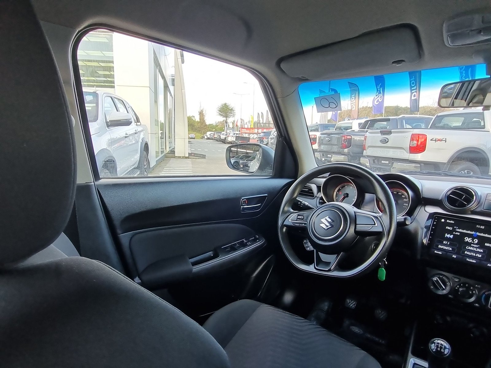 Suzuki SWIFT GL SPORT 1.2 2024 - Imagen 15 de 20