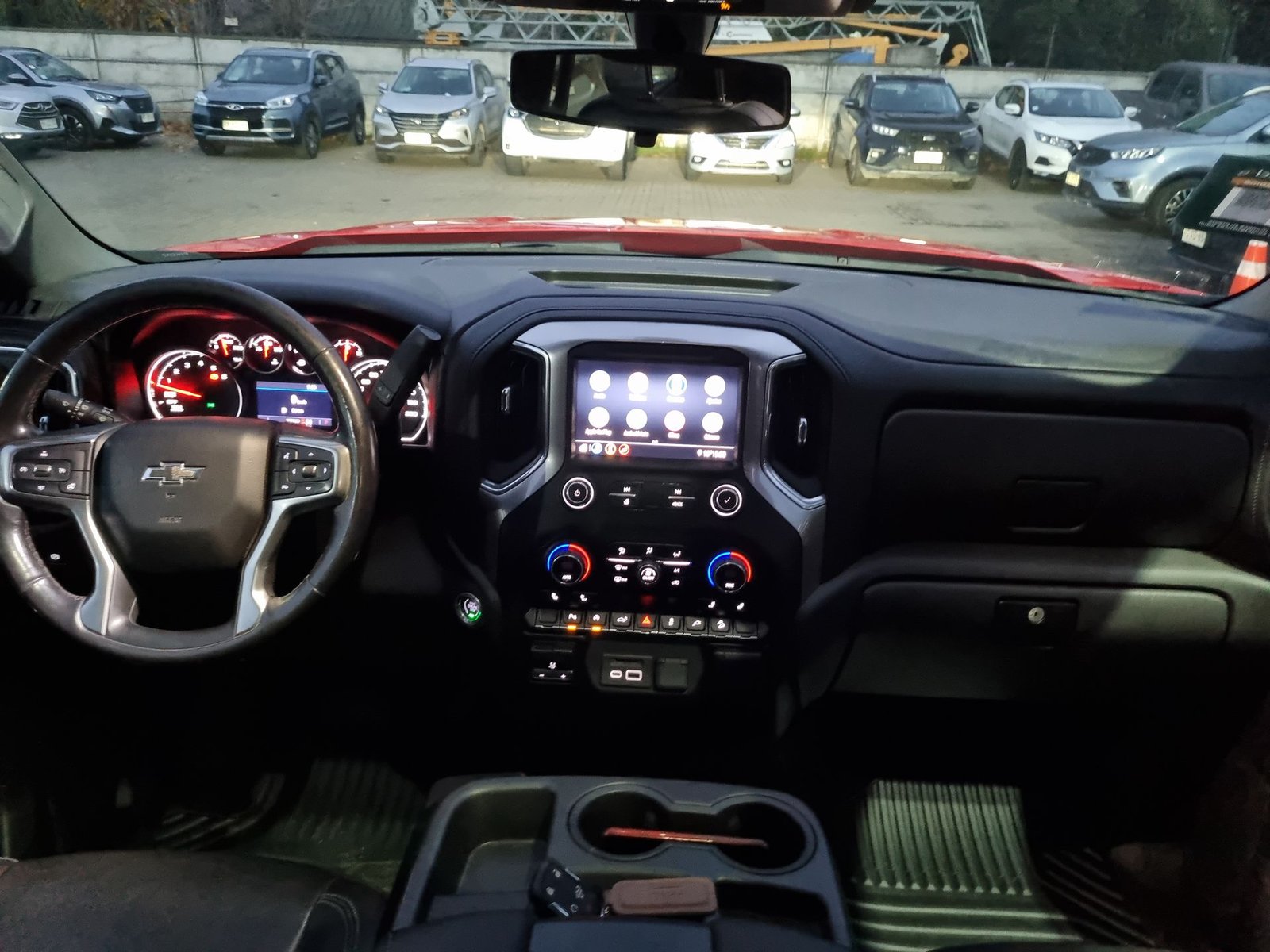 Chevrolet SILVERADO DCAB 4X4 5.3 AT 2021 - Imagen 10 de 20