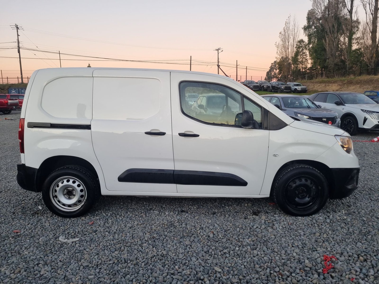 Opel COMBO HDI 92 L1 5P 1.6 2021 - Imagen 9 de 15