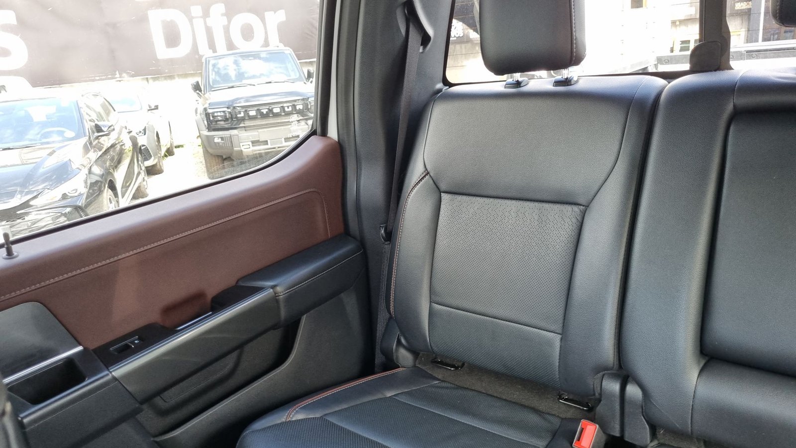 Ford F-150 F150 LARIAT SPORT 4X4 5.0L AUT 2024 - Imagen 13 de 20