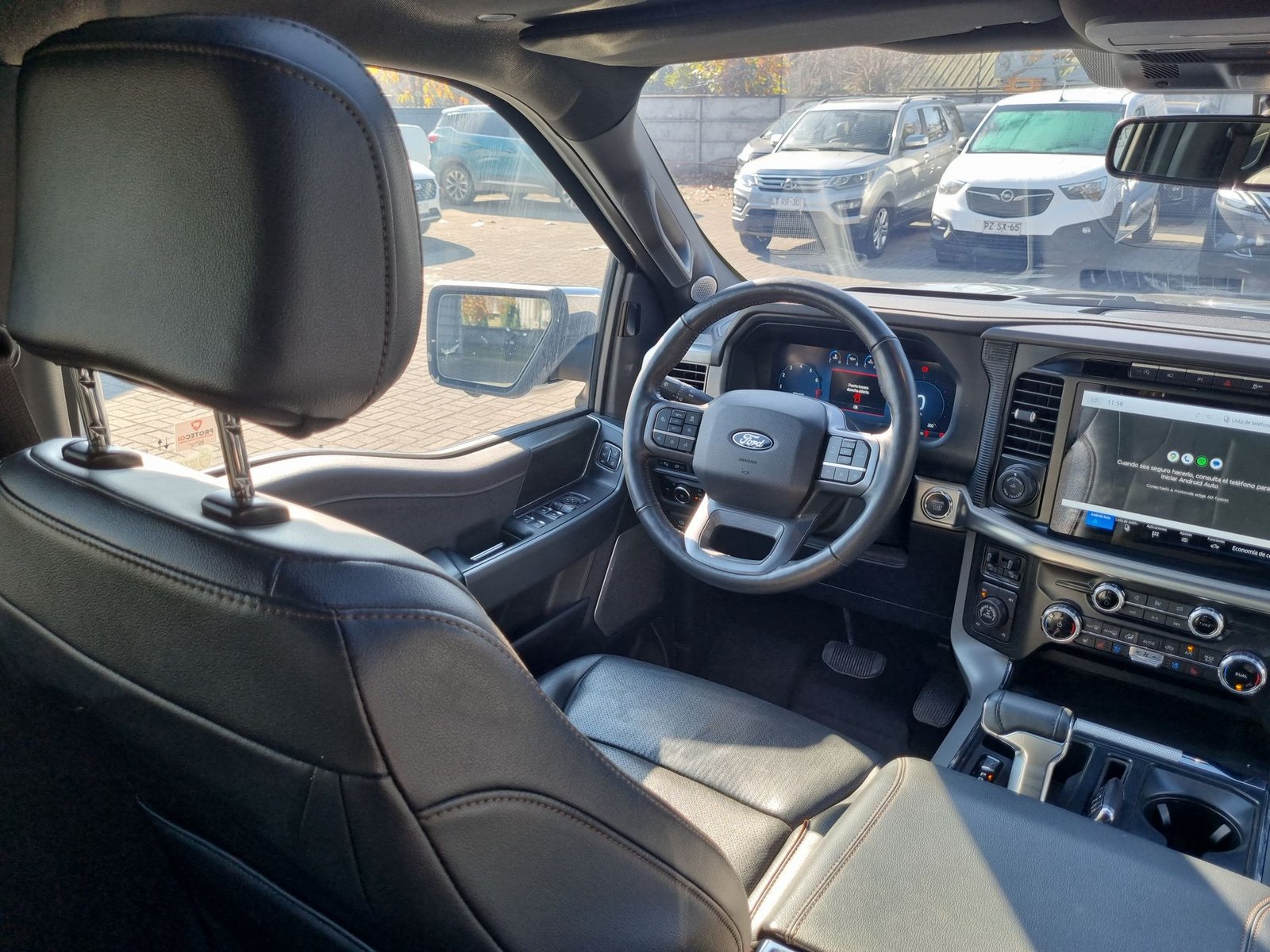 Ford F-150 F150 LARIAT LUX 4X4 5.0 AUT 2024 - Imagen 15 de 20