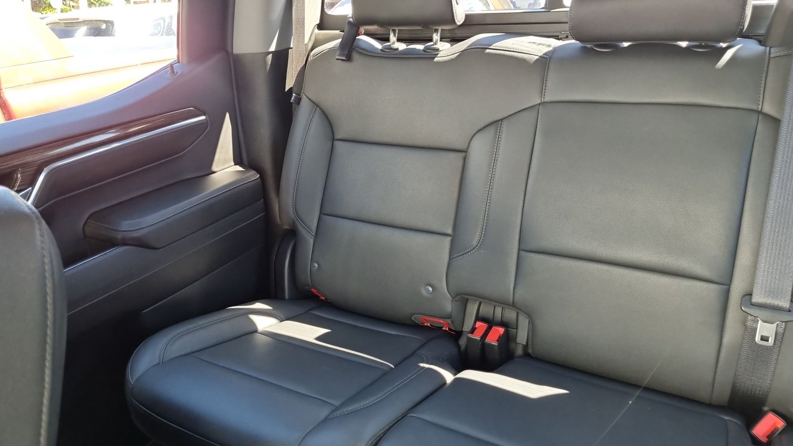 Chevrolet SILVERADO DCAB 4X4 5.3 AT 2023 - Imagen 13 de 20