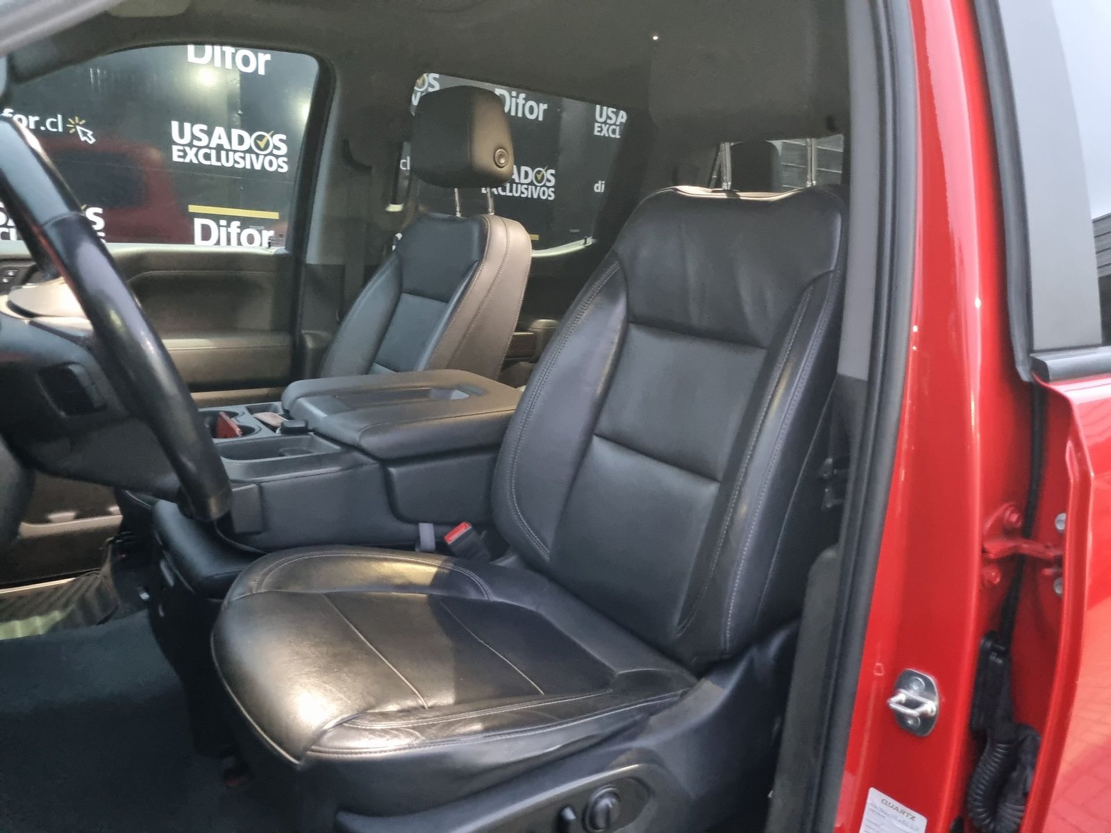 Chevrolet SILVERADO DCAB 4X4 5.3 AT 2021 - Imagen 17 de 20