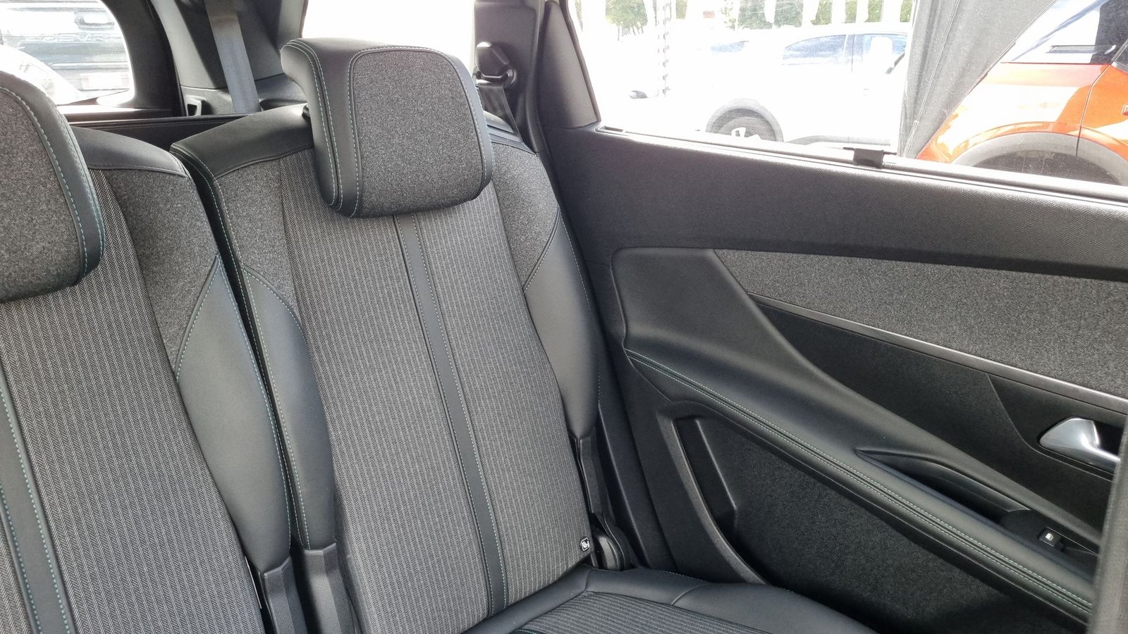 Peugeot 5008 BLUEHDI 130 1.5 AUT 2022 - Imagen 15 de 20