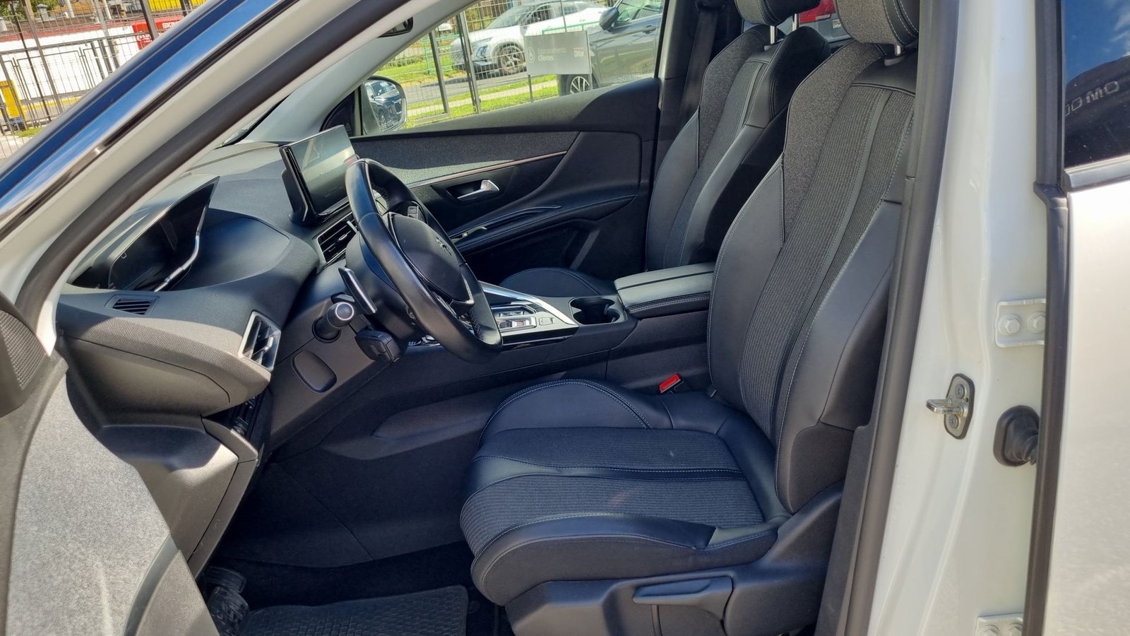 Peugeot 5008 BLUEHDI 130 1.5 AUT 2022 - Imagen 19 de 20