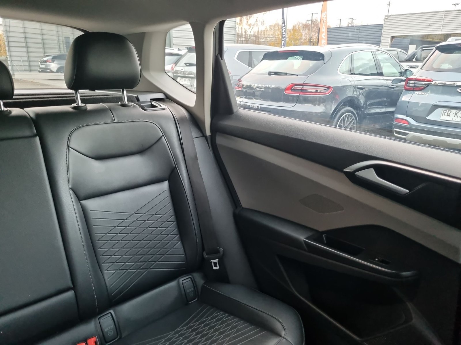 Volkswagen TAOS TSI 1.4 AT 2023 - Imagen 14 de 20