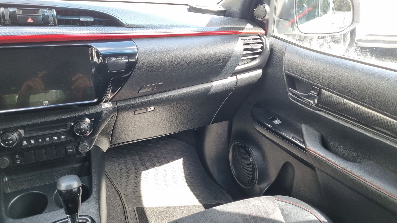 Toyota HILUX DC 4X4 2.8 AUT 2024 - Imagen 11 de 20
