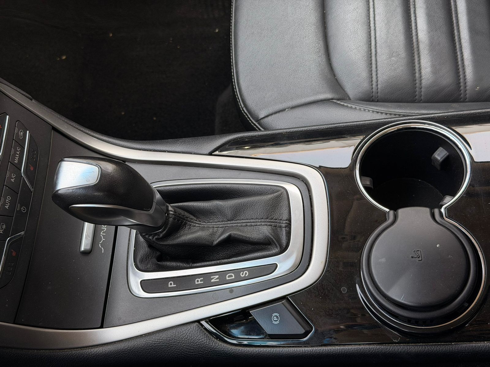 Ford EDGE SEL 2.0 AUT 2018 - Imagen 16 de 19