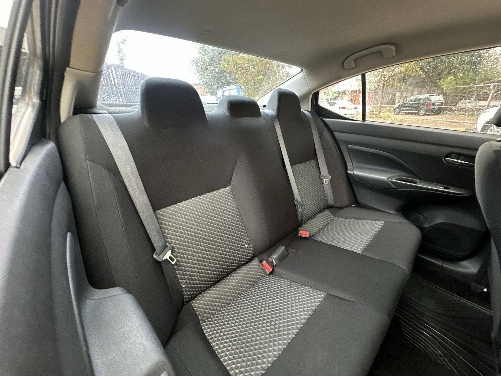 Nissan VERSA 2023 - Imagen 19 de 20