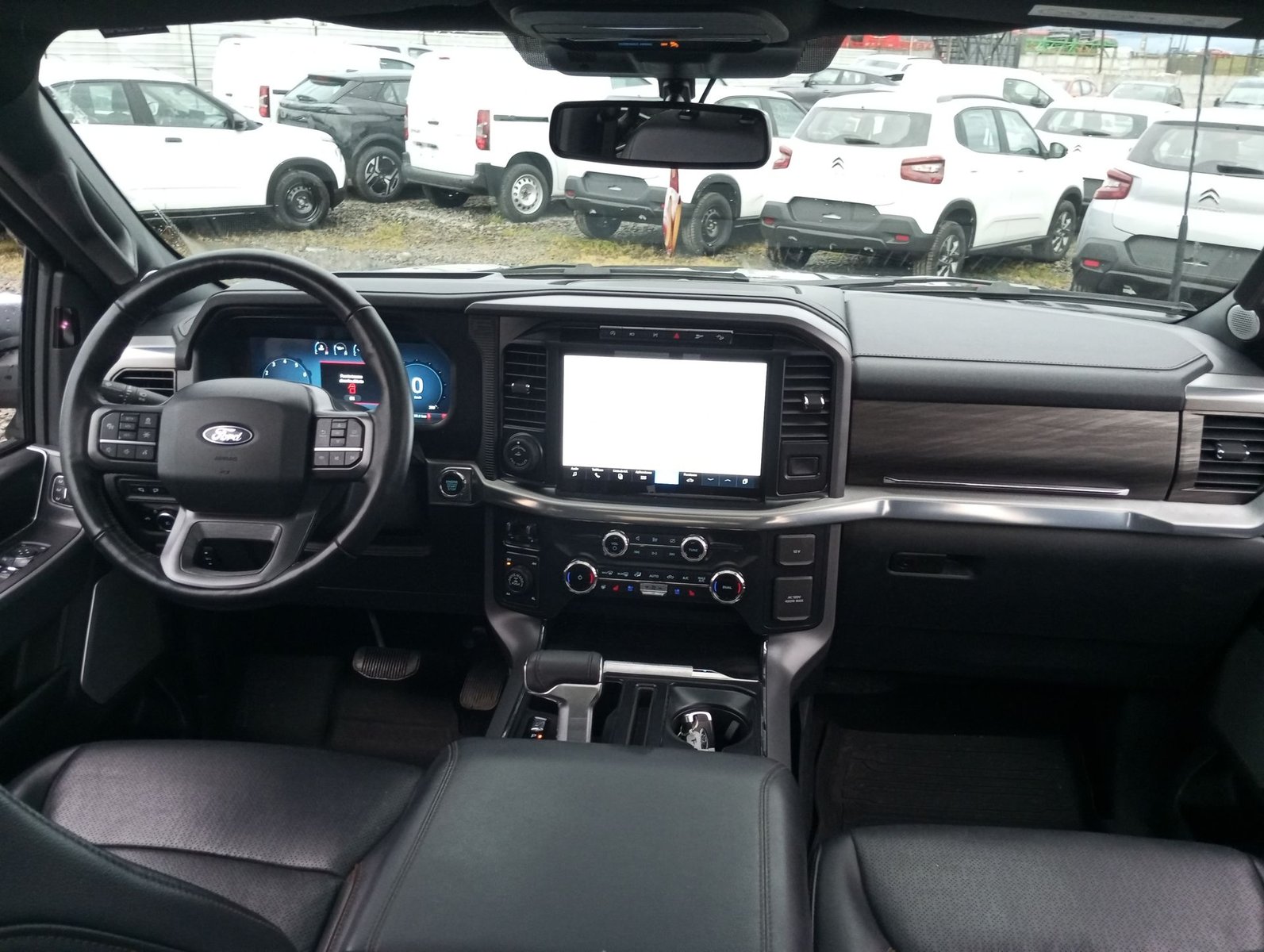 Ford F-150 F150 LARIAT LUX 4X4 5.0 AUT 2025 - Imagen 14 de 20
