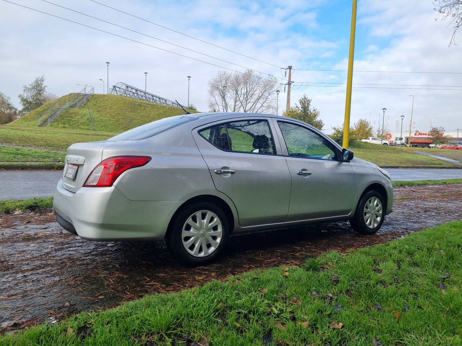 Nissan VERSA SEDAN 1.6 2021 - Imagen 3 de 20