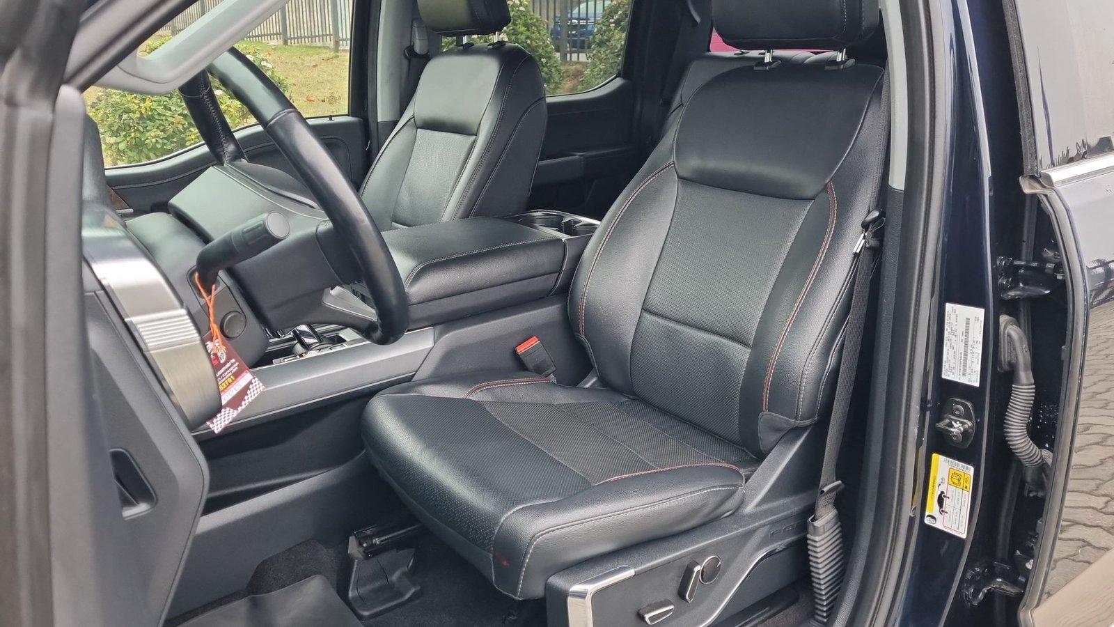 Ford F-150 F150 LARIAT LUXURY 4X4 5.0L AUT 2023 - Imagen 15 de 20