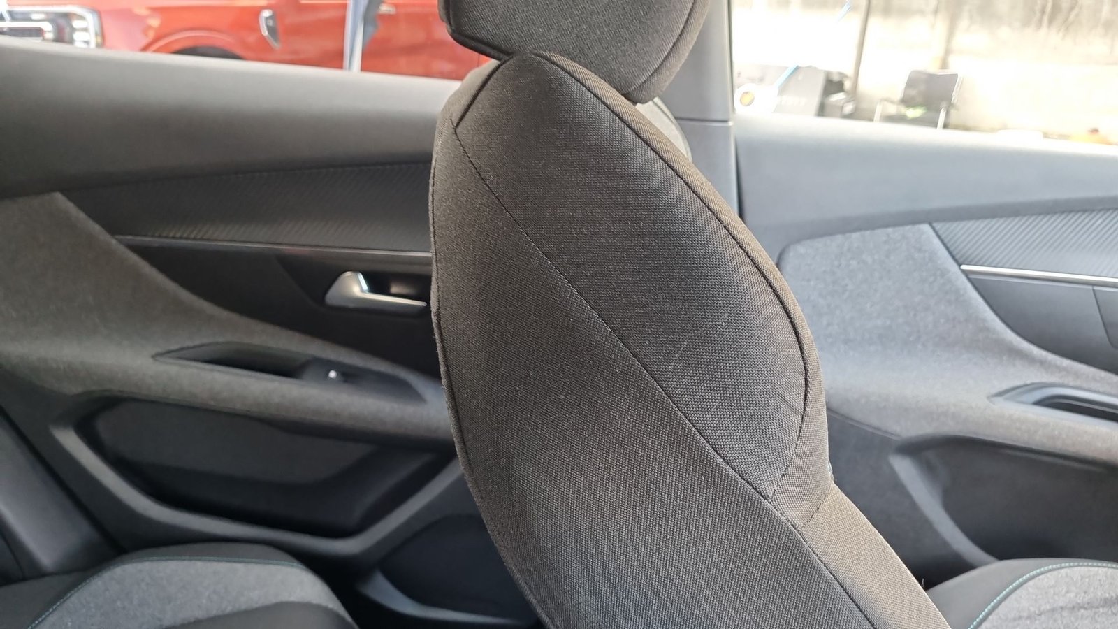Peugeot 3008 PURETECH 1.2L 2024 - Imagen 16 de 20