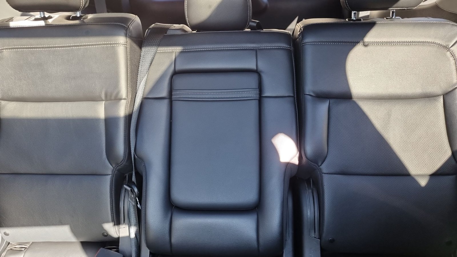 Ford EXPLORER ECOBOOST LTD 2.3 AUT 2023 - Imagen 14 de 15