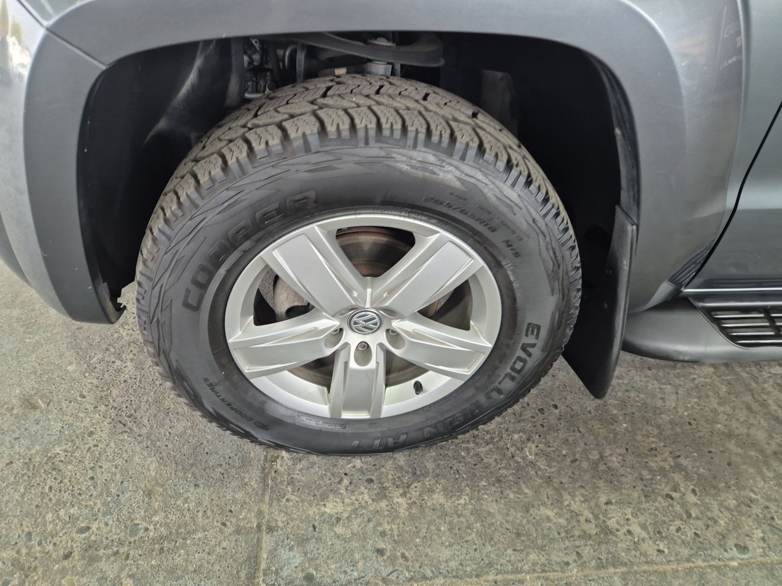 Volkswagen AMAROK HIGHLINE 4X4 2.0 AUT 2021 - Imagen 14 de 20
