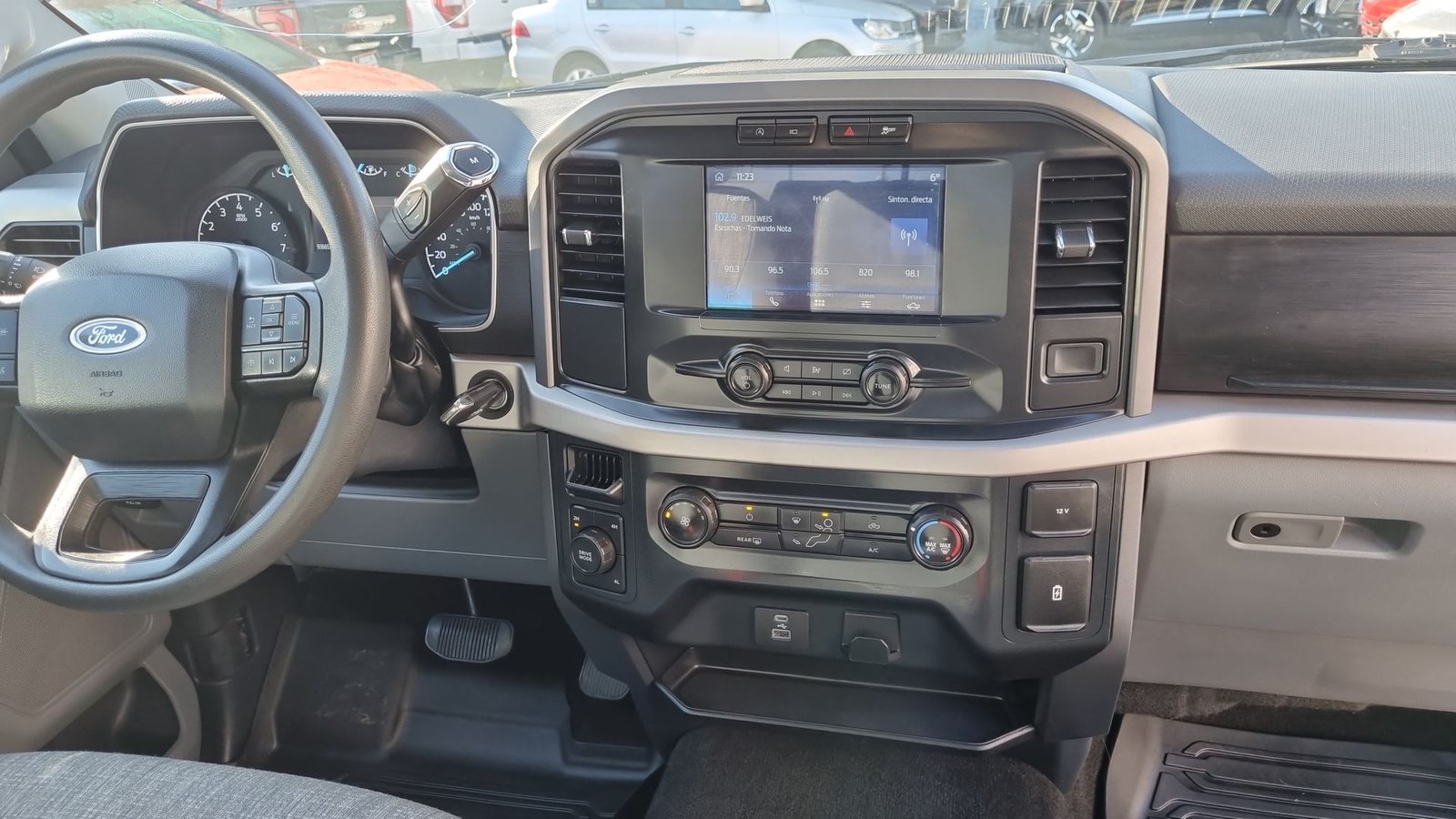 Ford F-150 2023 - Imagen 10 de 20