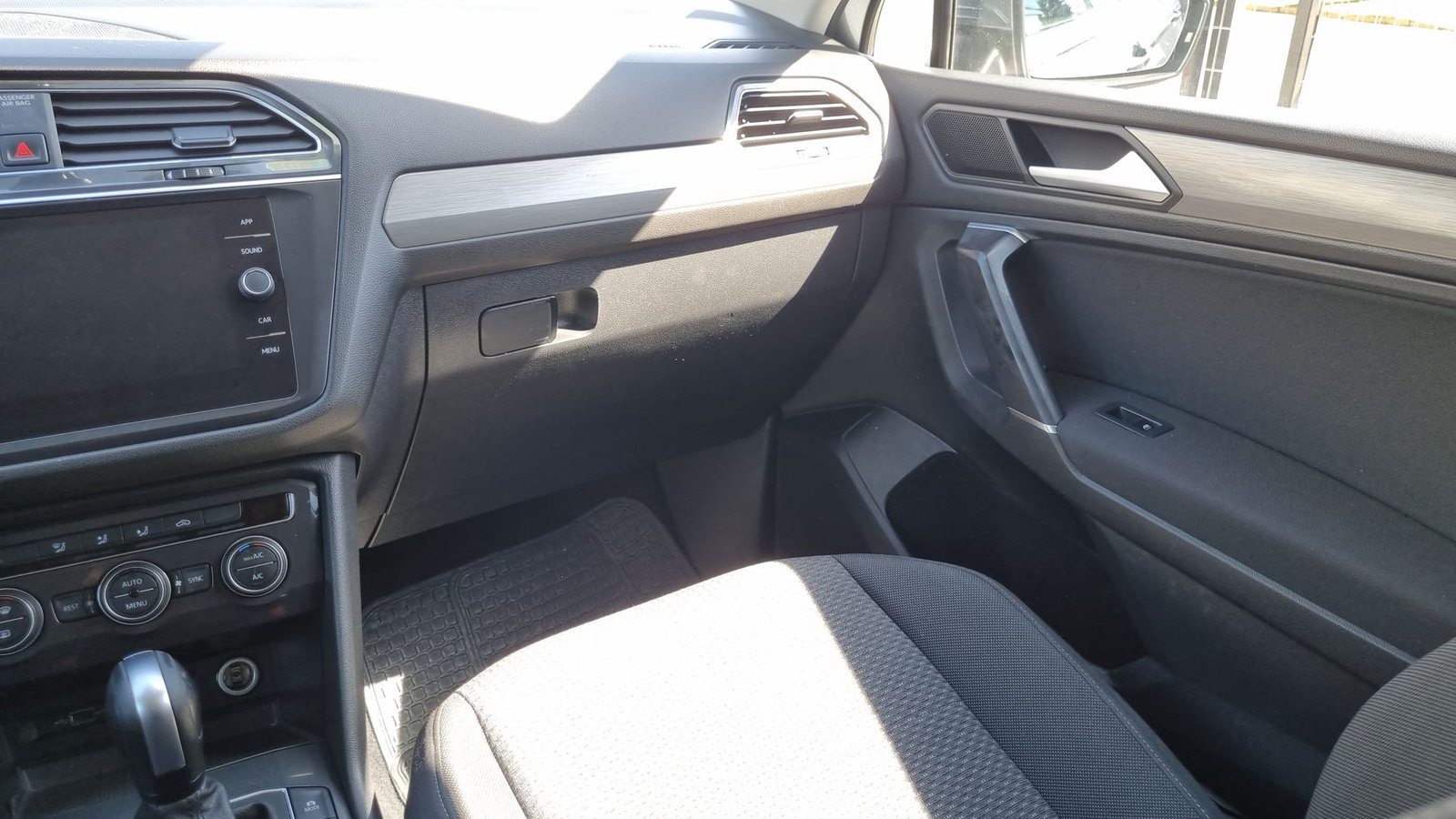 Volkswagen TIGUAN TSI 1.4 AUT 2021 - Imagen 11 de 20