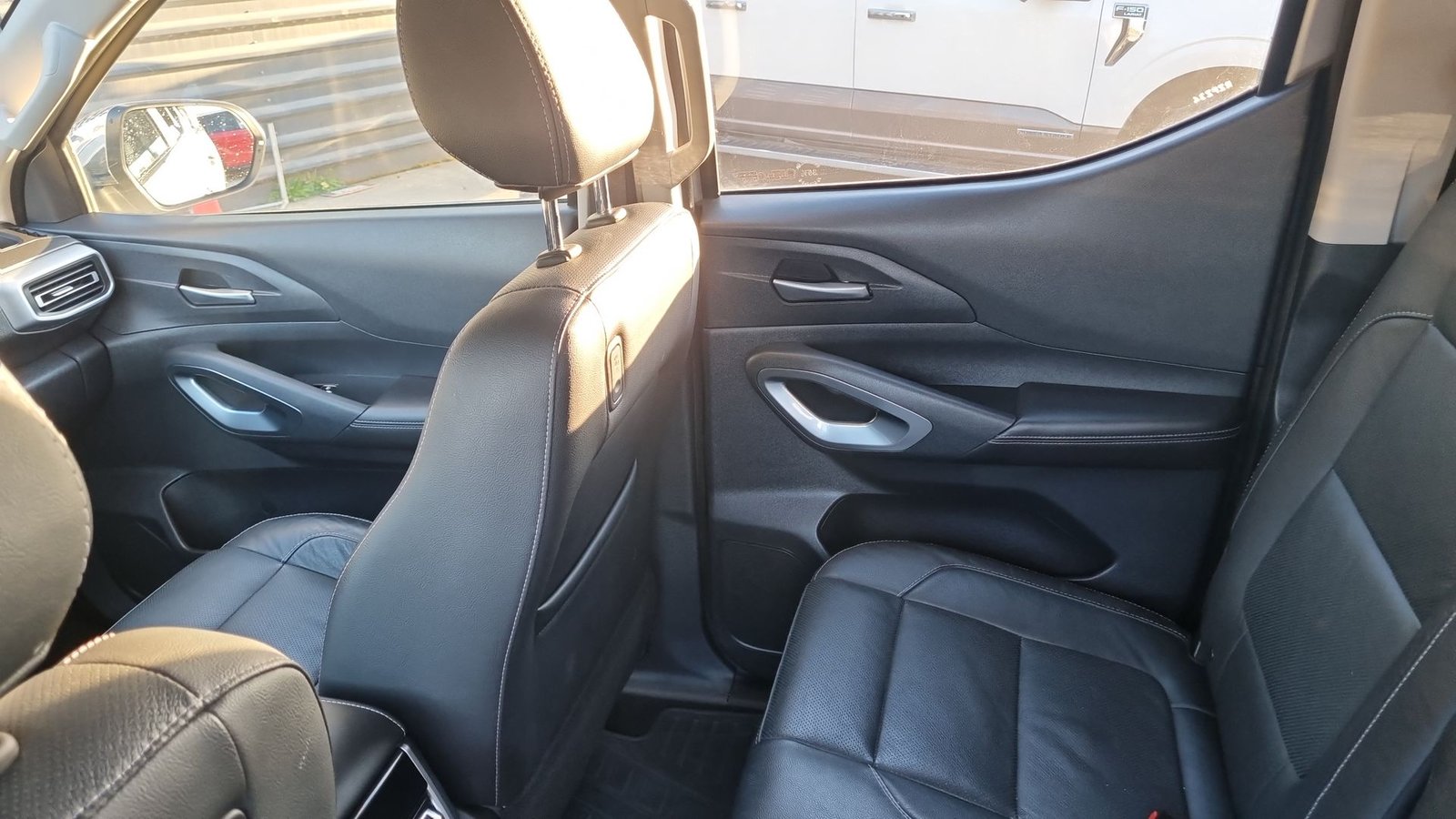 Peugeot LANDTREK 4X4 2.4 AUT 2022 - Imagen 16 de 20