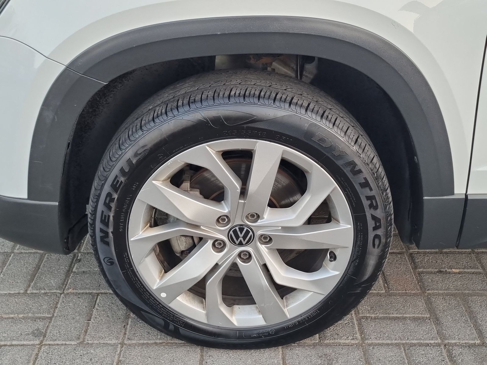 Volkswagen TAOS TSI 1.4 AT 2023 - Imagen 16 de 20
