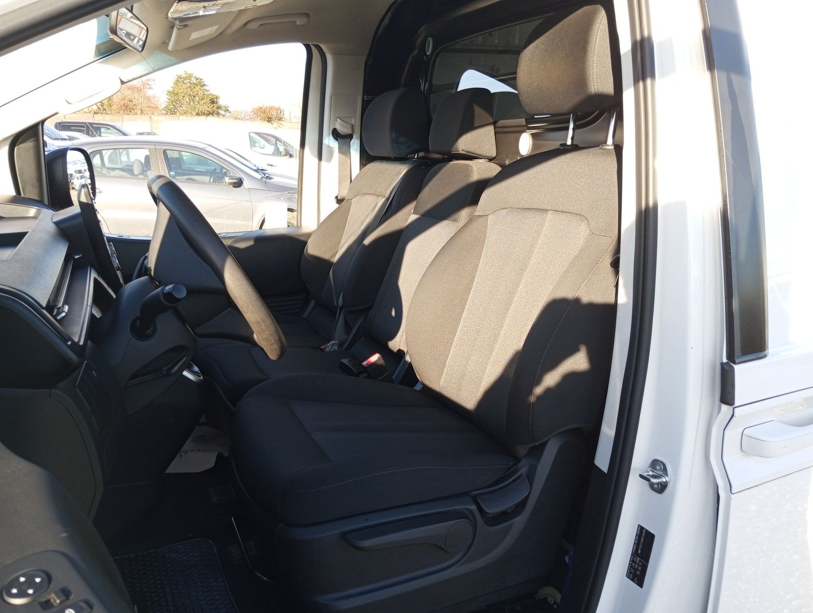 Hyundai STARIA US4 CRDI 2.2 2024 - Imagen 17 de 20