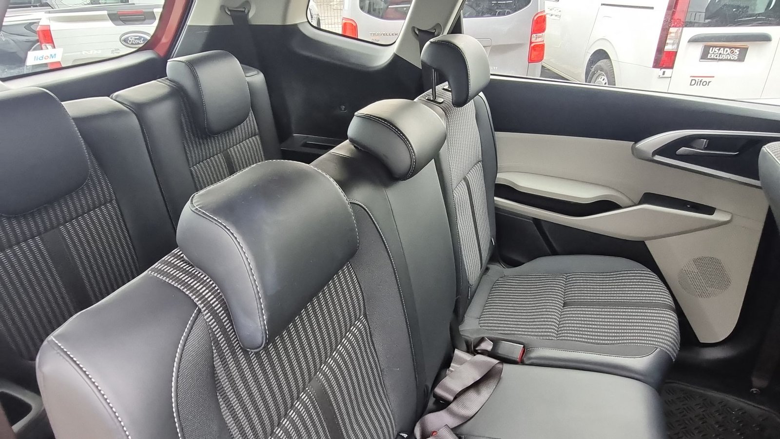 Kia CARENS EX 1.4 AUT 2024 - Imagen 19 de 20
