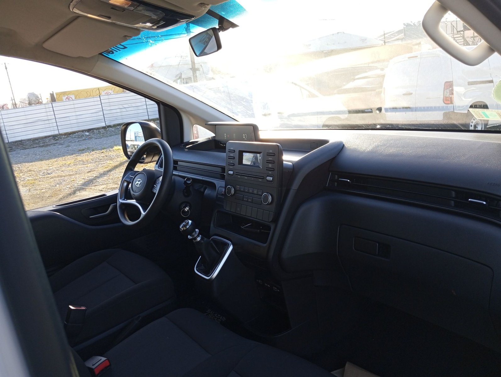 Hyundai STARIA US4 CRDI 2.2 2024 - Imagen 14 de 20