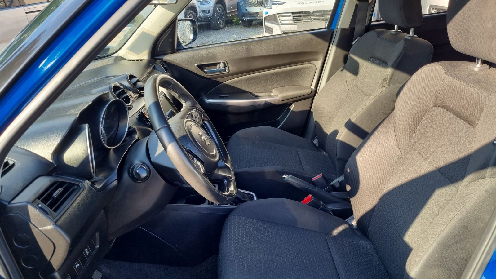Suzuki SWIFT GLX HB CVT 1.2 2024 - Imagen 19 de 20