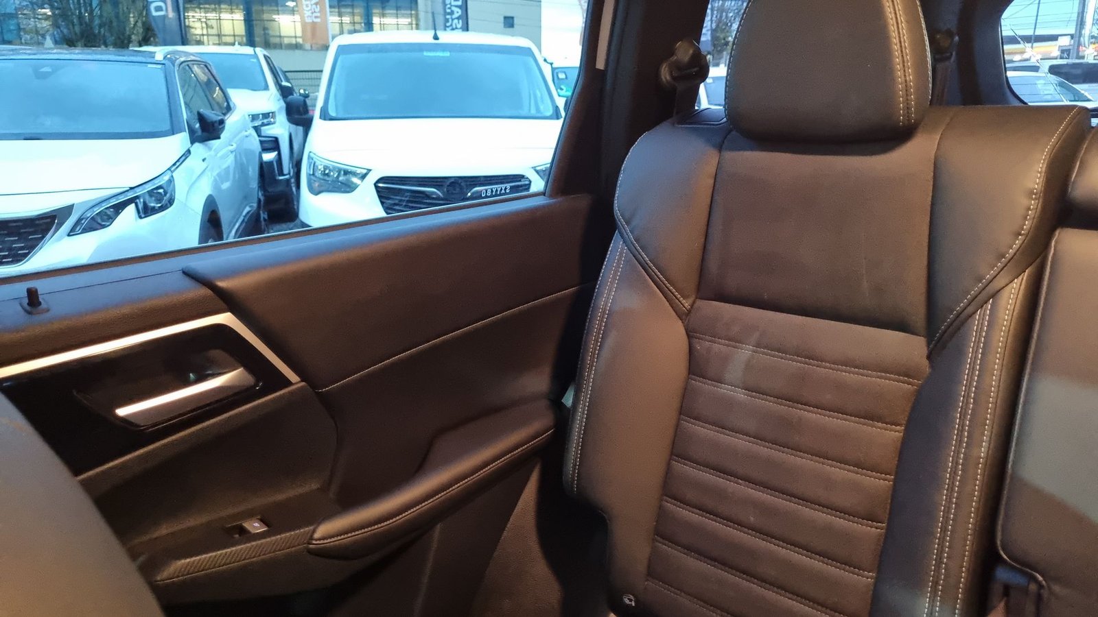 Mitsubishi OUTLANDER 2023 - Imagen 13 de 20