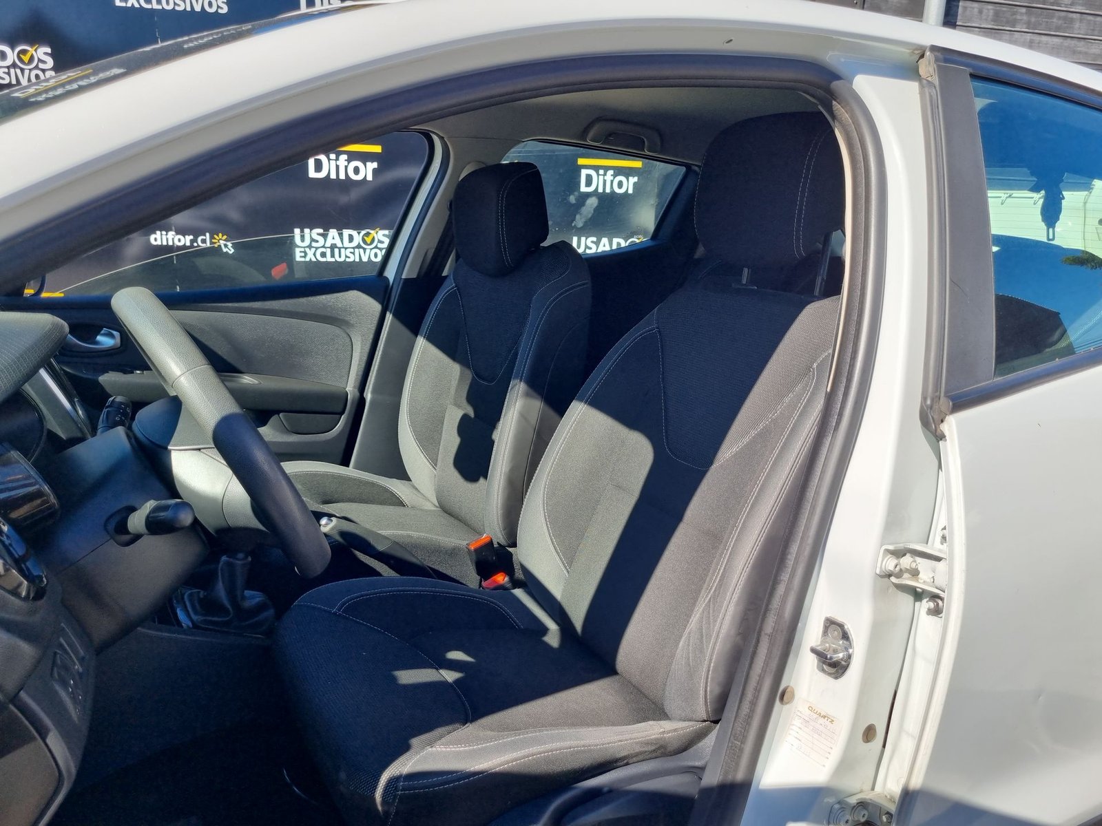 Renault CLIO HB EXPRESSION 1.2 2017 - Imagen 17 de 20