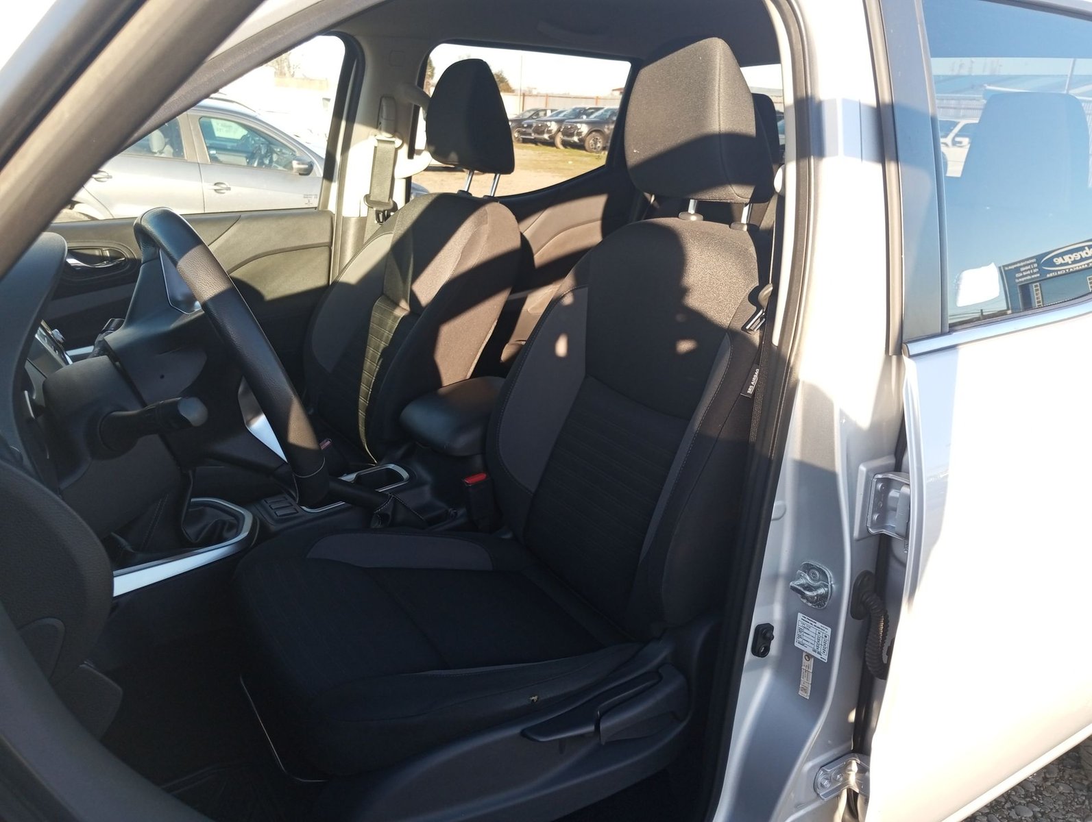 Nissan NAVARA D CAB 2.3 2022 - Imagen 17 de 20