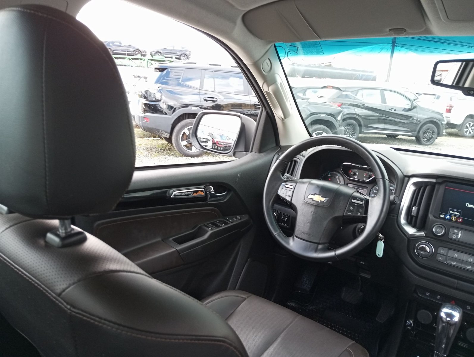 Chevrolet COLORADO DCAB 4X4 2.8 AT 2023 - Imagen 13 de 20