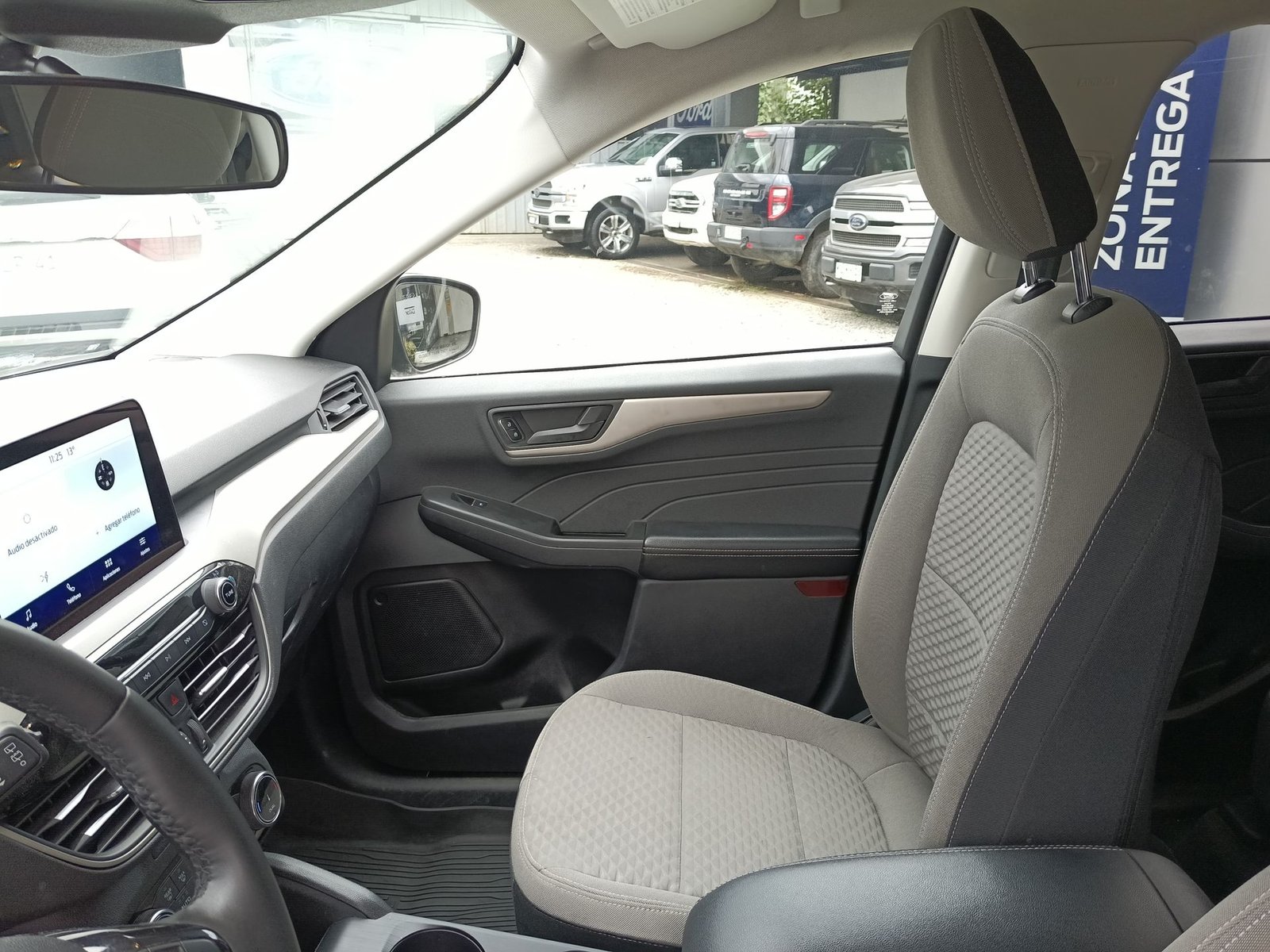 Ford ESCAPE DURA D4 2.5 AUT 2023 - Imagen 11 de 20