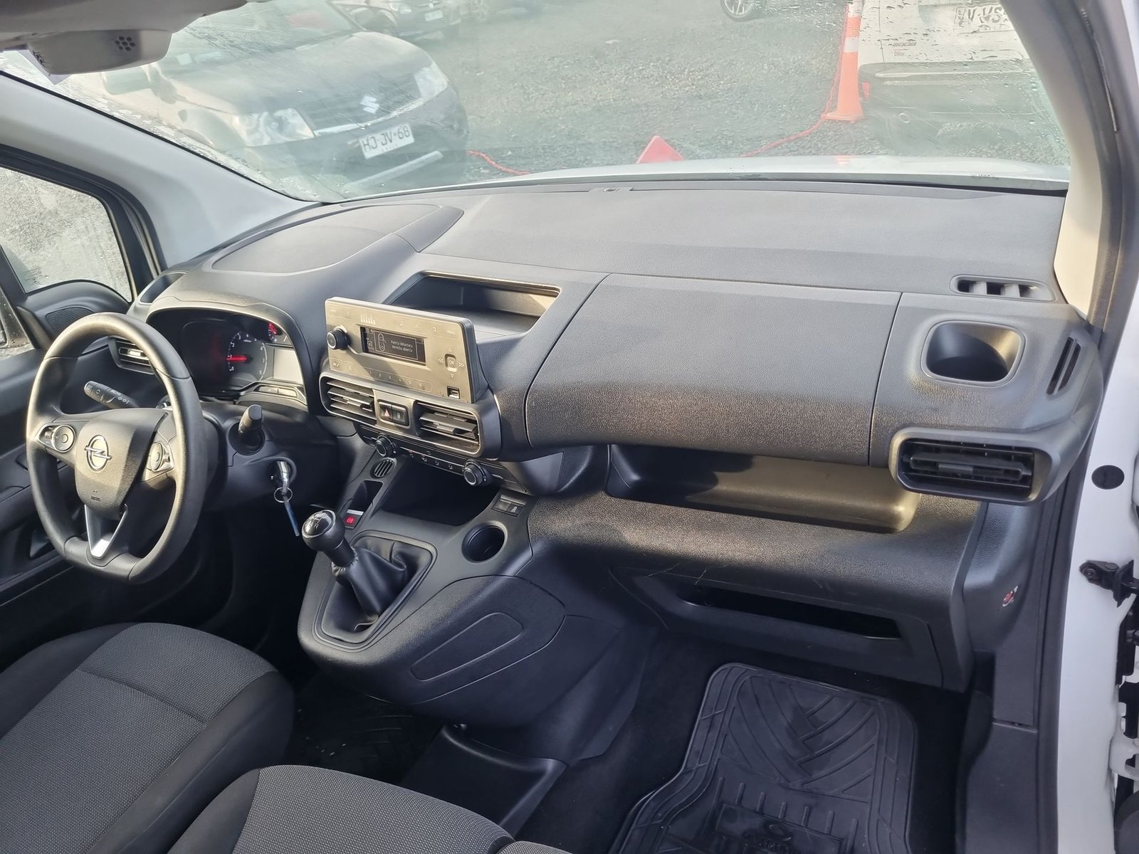 Opel COMBO HDI 92 L1 5P 1.6 2021 - Imagen 10 de 15
