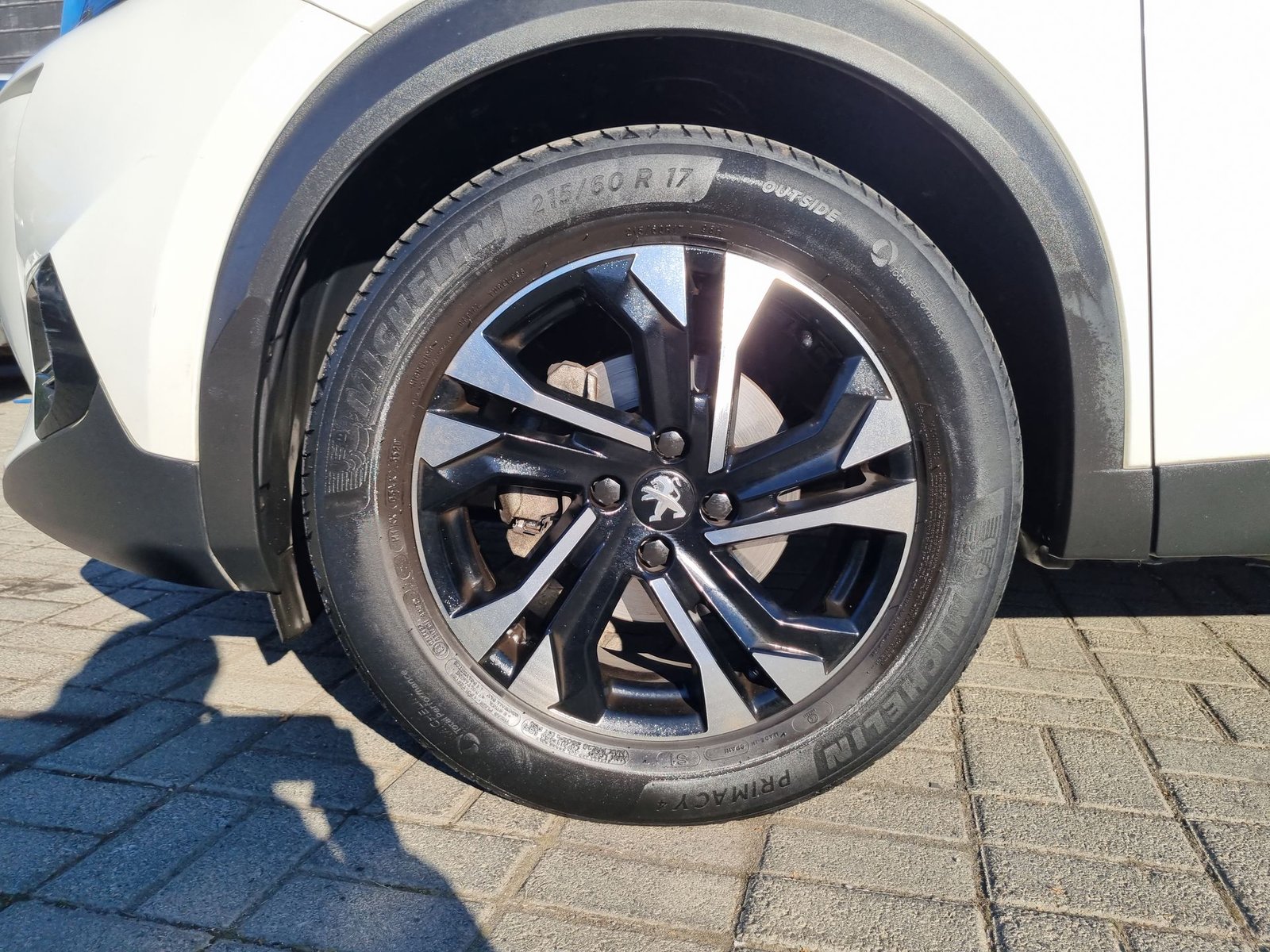 Peugeot 2008 ALLURE 1.2 2021 - Imagen 16 de 20