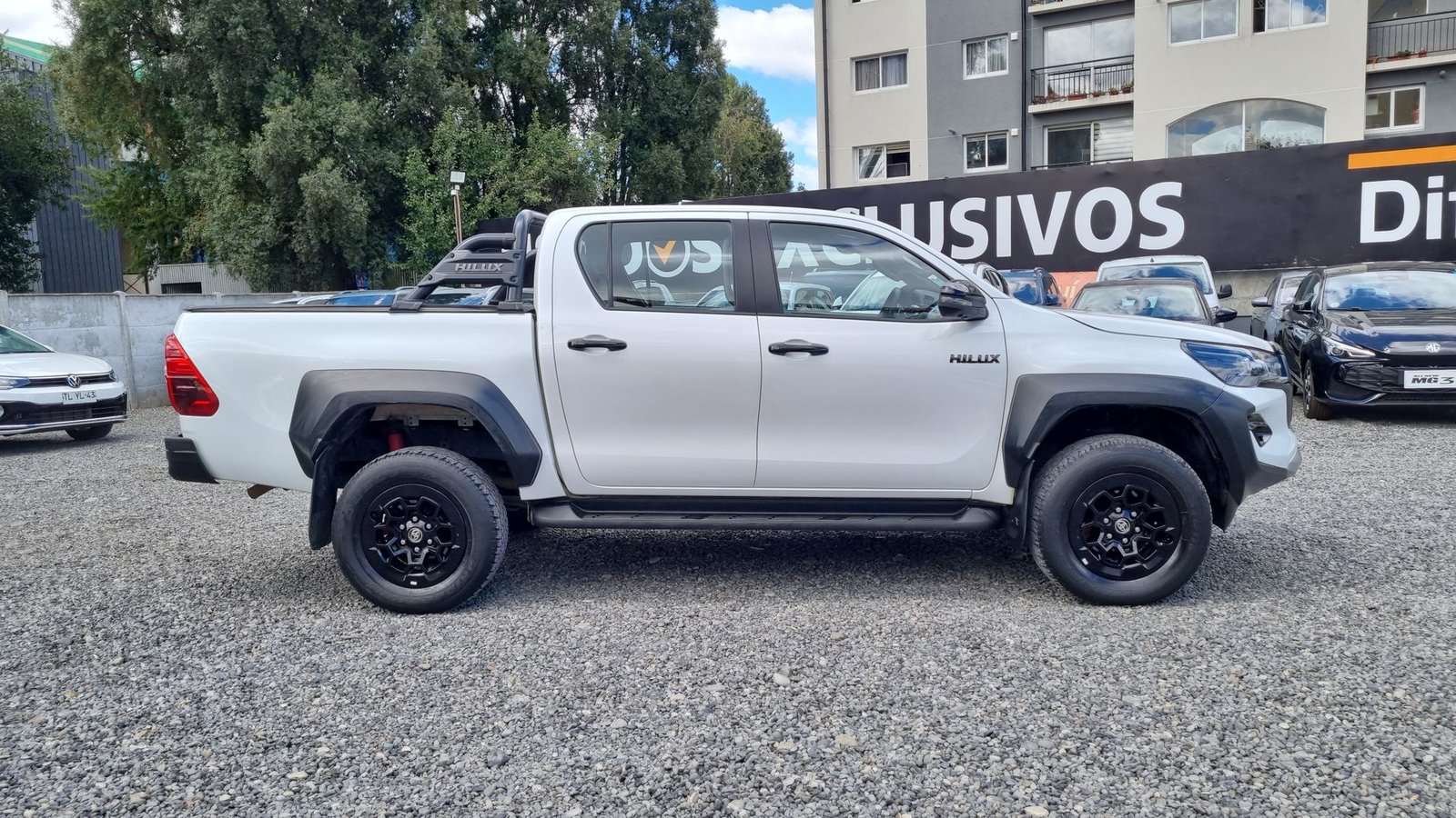 Toyota HILUX DC 4X4 2.8 AUT 2024 - Imagen 9 de 20