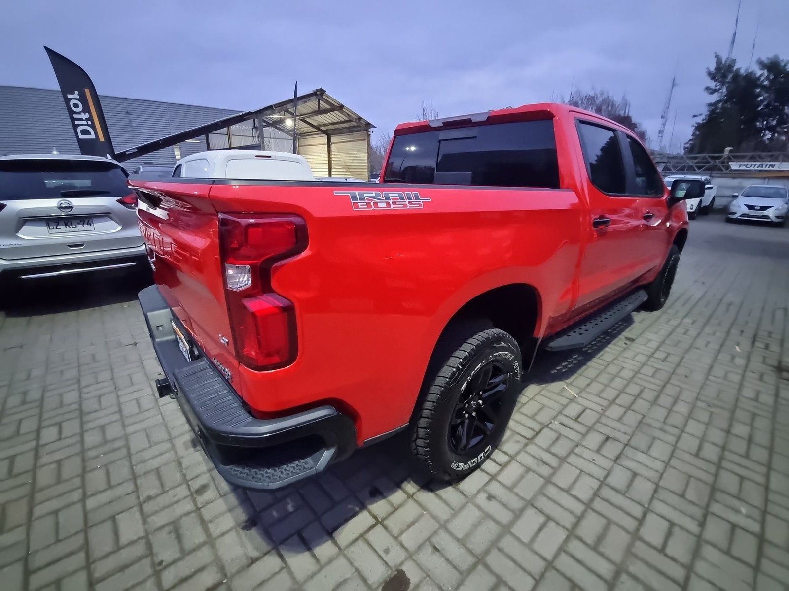 Chevrolet SILVERADO DCAB 4X4 5.3 AT 2021 - Imagen 8 de 20