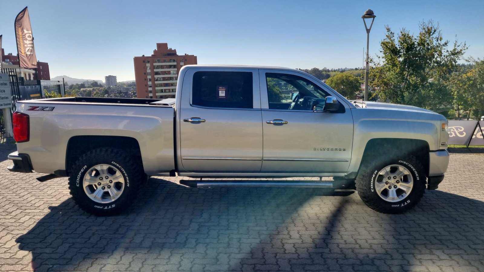 Chevrolet SILVERADO DCAB 4X4 5.3 AUT 2018 - Imagen 12 de 20