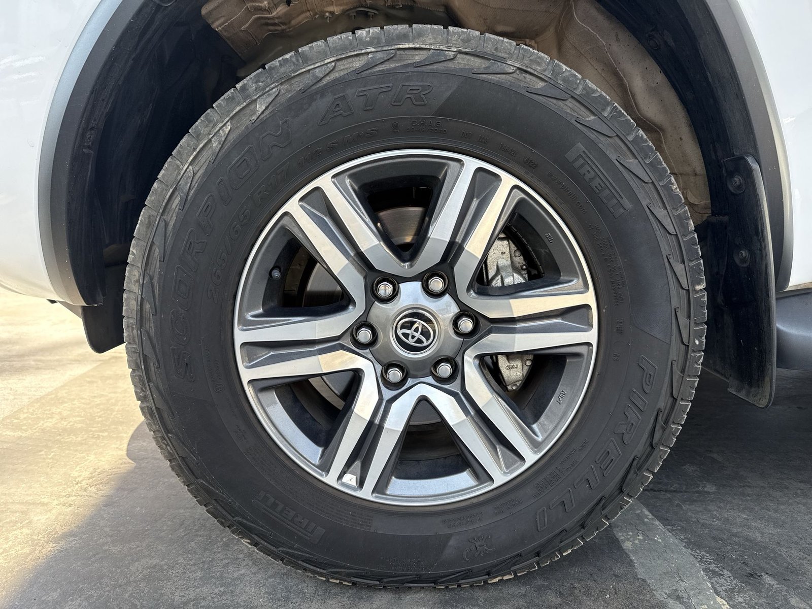 Toyota FORTUNER SRV 2.7 AUT 2023 - Imagen 10 de 20