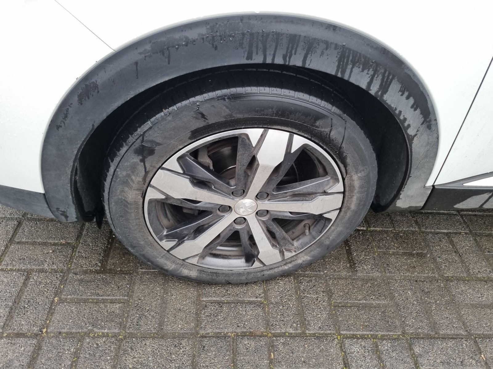 Peugeot 5008 ALLURE 1.5 AUT 2021 - Imagen 16 de 20