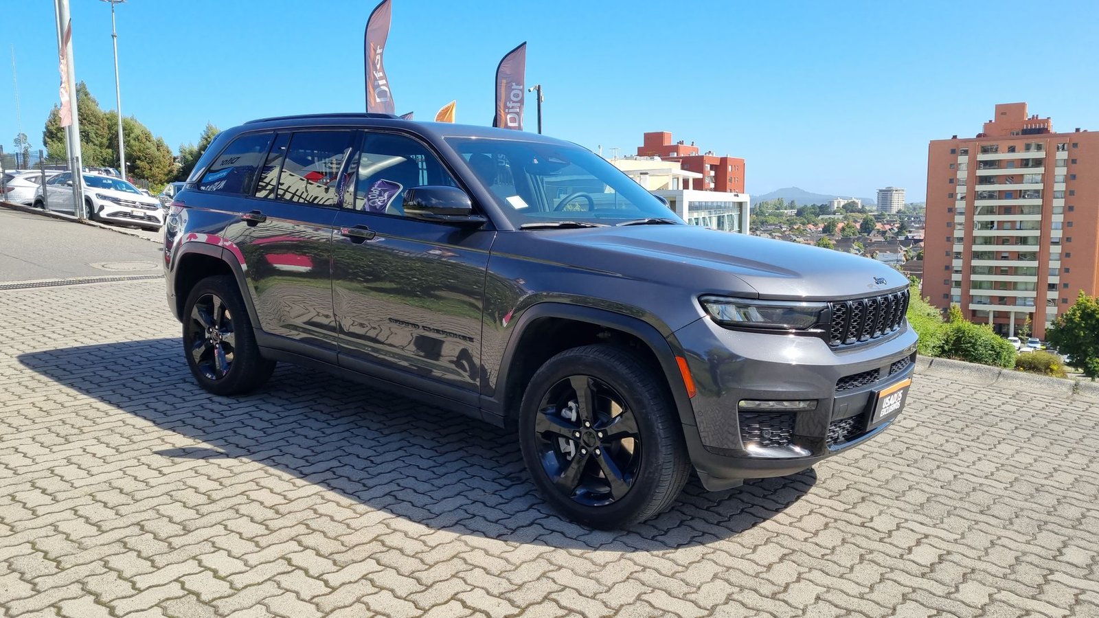 Jeep GRAND CHEROKEE 2024 - Imagen 13 de 20