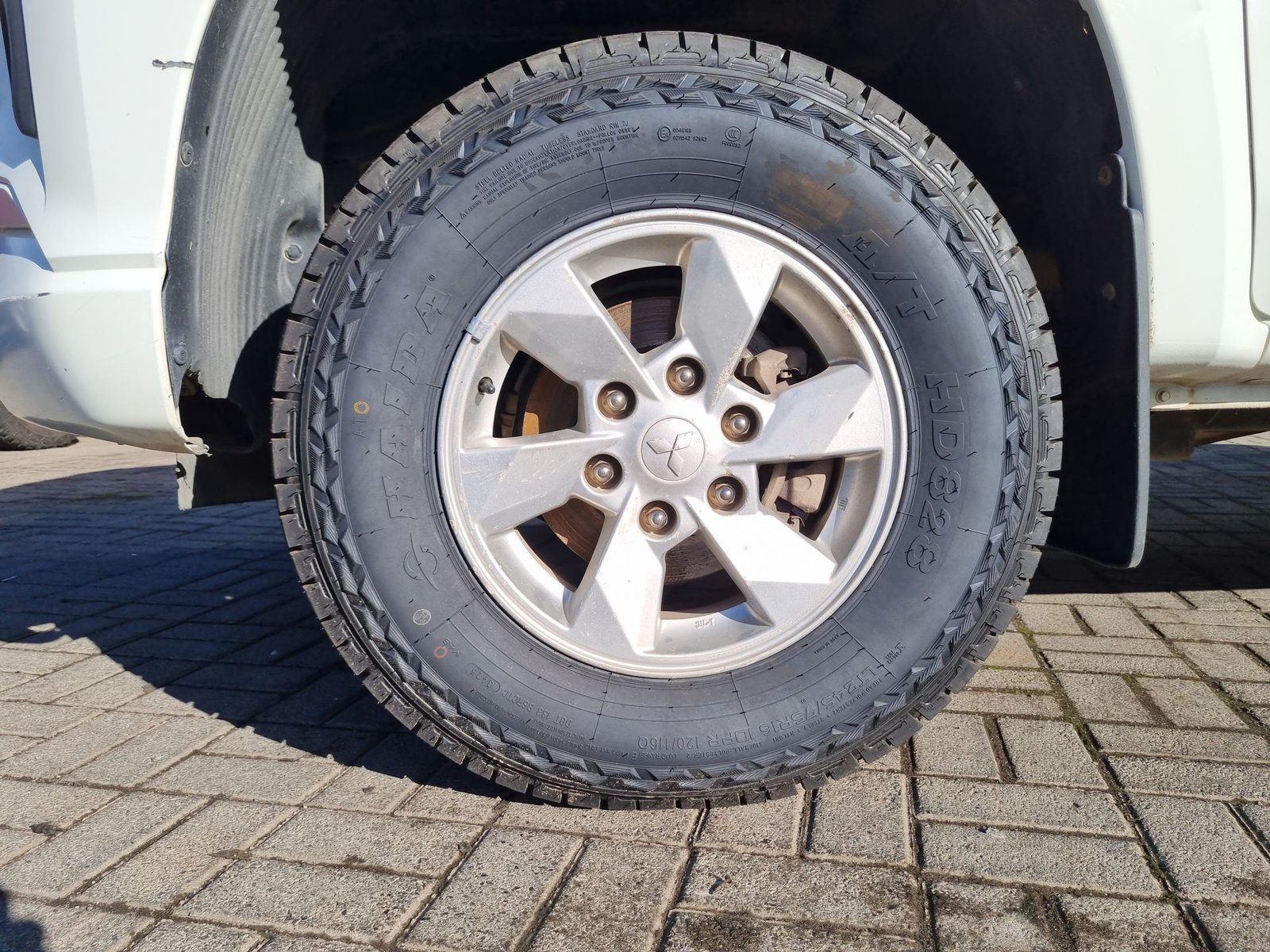 Mitsubishi L200 KATANA CRM 4X4 2.4 2022 - Imagen 16 de 20