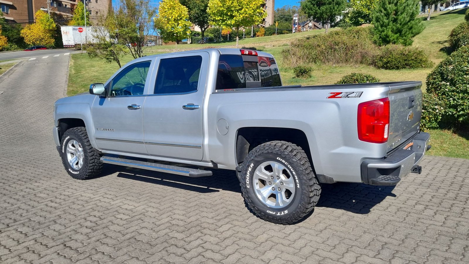 Chevrolet SILVERADO DCAB 4X4 5.3 AUT 2018 - Imagen 7 de 20