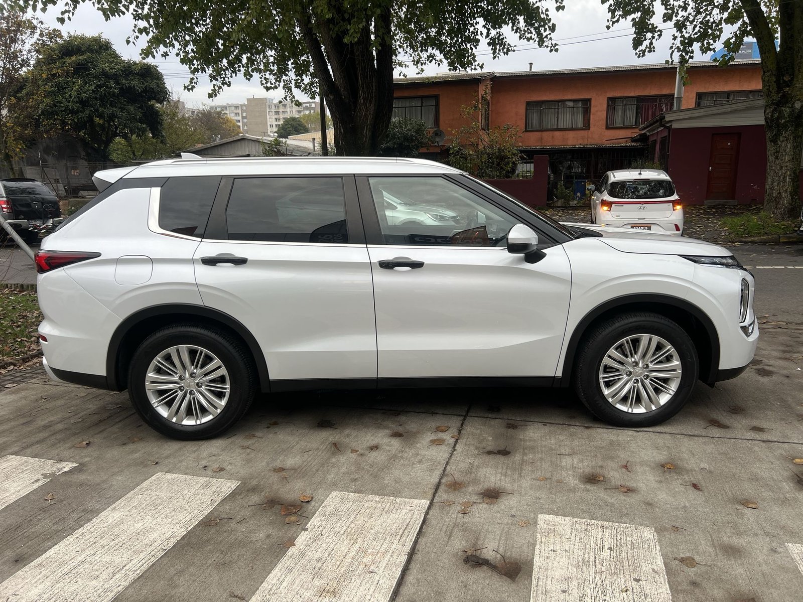 Mitsubishi OUTLANDER GLX 2.5 AUT 2023 - Imagen 9 de 20