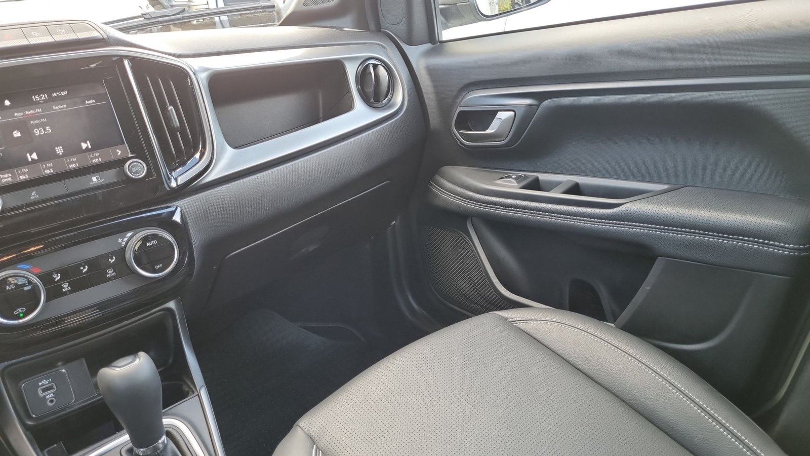 Ram 700 LARAMIE 1.0 AUT 2026 - Imagen 11 de 15